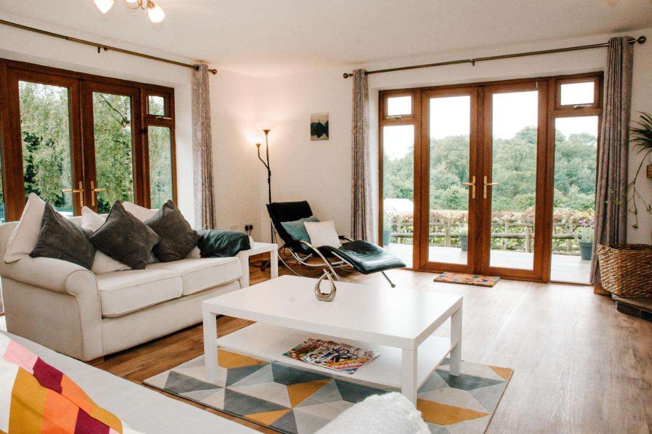 Cleobury Mortimer Holly Cottage, 2 Bed House, Sleeps 6 מראה חיצוני תמונה